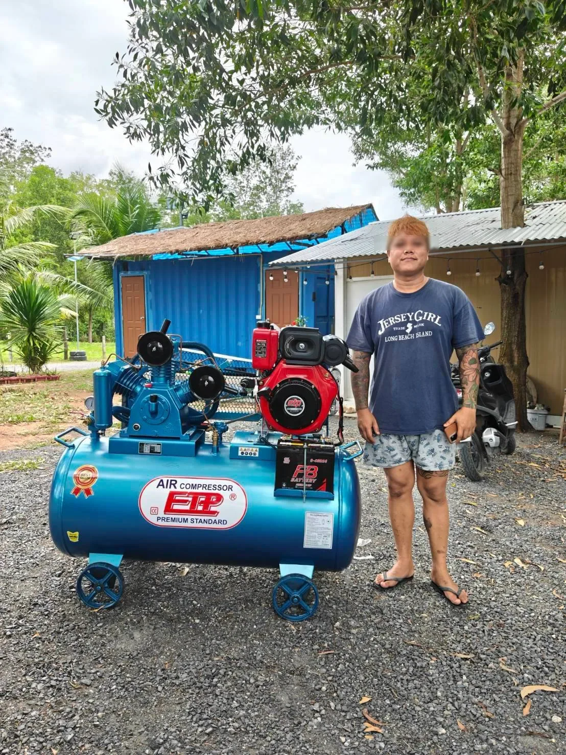ภาพส่งมอบ ปั๊มลมดีเซล ETP 300 ลิตร หัวสูบ HTA-80 เครื่องยนต์ดีเซล 11 แรงม้า (ระบบสตาร์ทกุญแจ) จังหวัดภูเก็ต รูปที่ 1