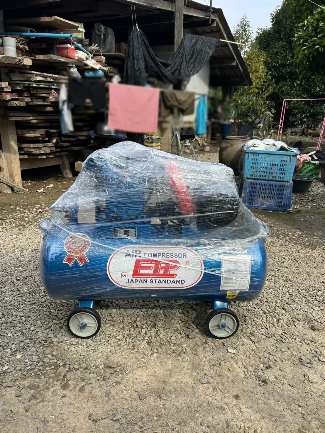 ภาพส่งมอบ ปั๊มลมสายพาน ETP 2065 รุ่น 100 ลิตร มอเตอร์รอบเร็ว 3 แรงม้า (แถมฟรี! ชุดอุปกรณ์ลม 4 ชิ้น) จังหวัดจันทบุรี รูปที่ 2